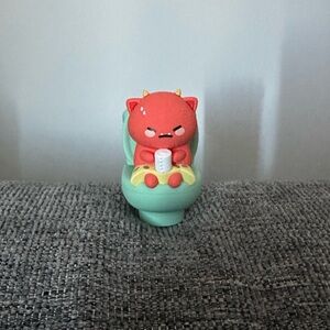 smoko friends bathroom blind box - on-the-go Roni